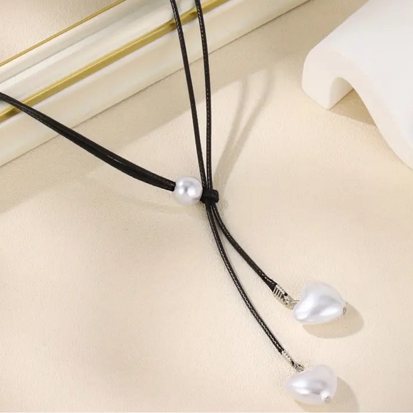 Bohemian Faux Pearl Heart Pendant Leather Cord Necklace for Women - Picture 3 of 3